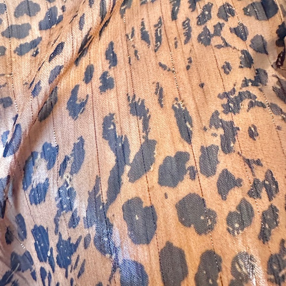 Forever 21 Cheetah Print Sheer Cropped Blouse M NWT - Picture 5 of 8